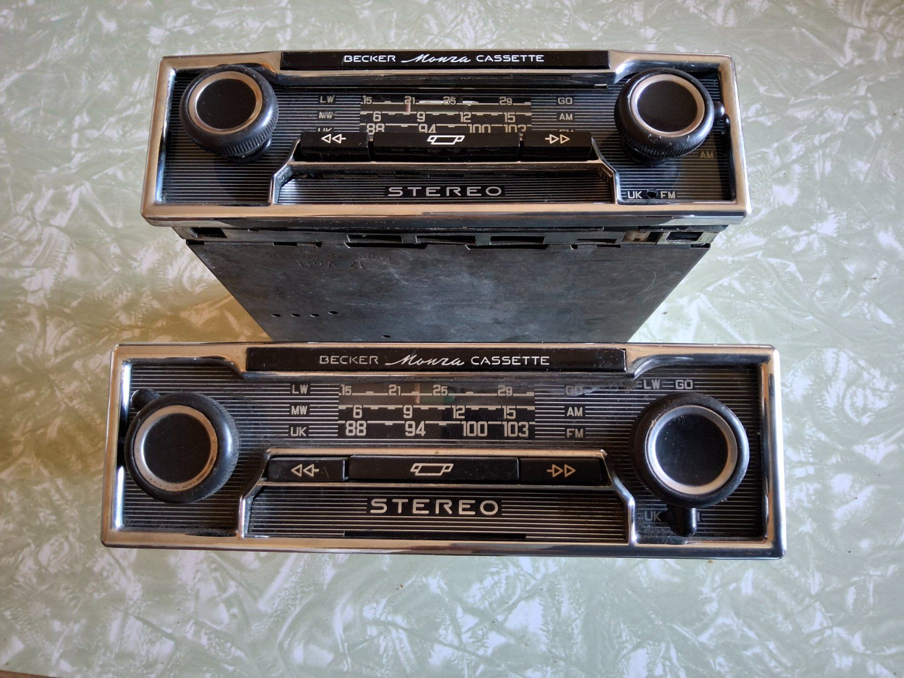 Becker Radio: Auto radio cassette BECKER Monza – Usato da La Brévine venduto da rover827 1