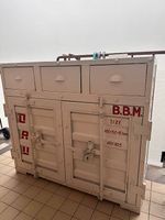 Meuble de rangement en métal style conteneur
