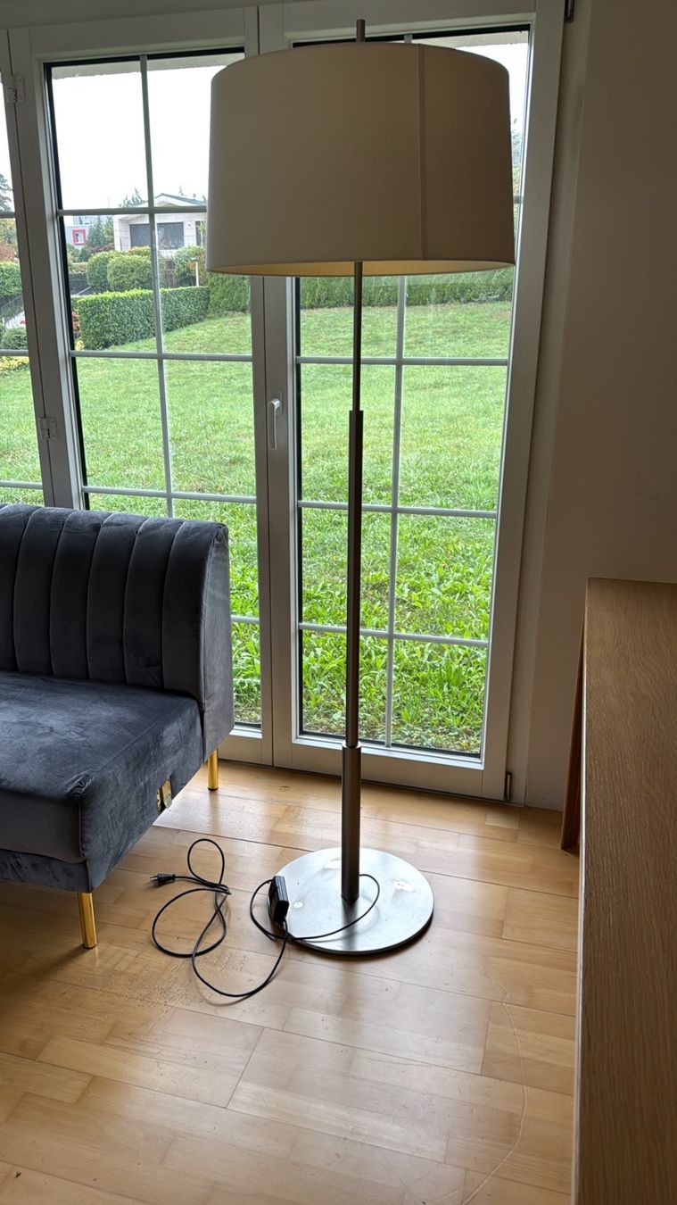 Lampes: Moderne Stehlampe mit Schirm – Neuf (Voir description) à Zumikon par Celine_1001