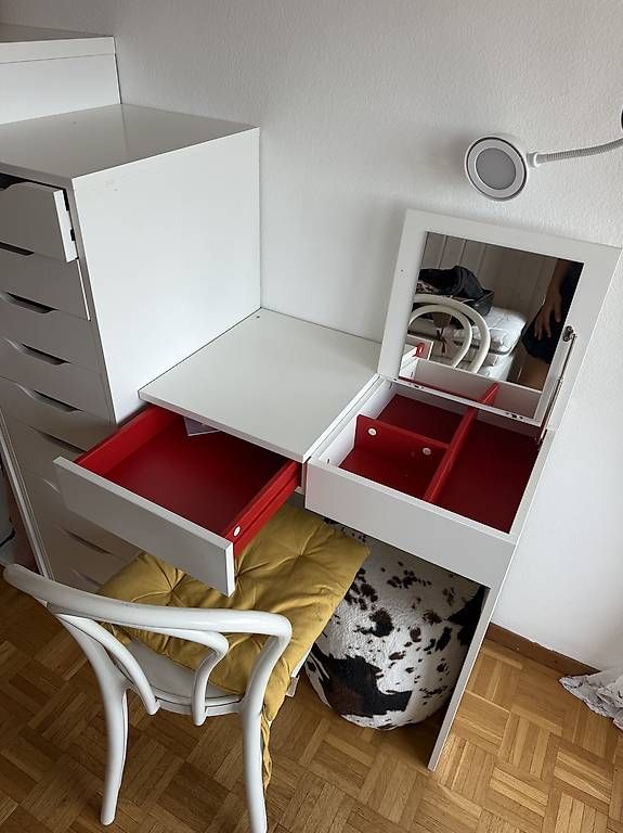 Scrivanie: Bureau/ table maquillage et chaise blanc – Usato da Tolochenaz venduto da cla_8q85 1