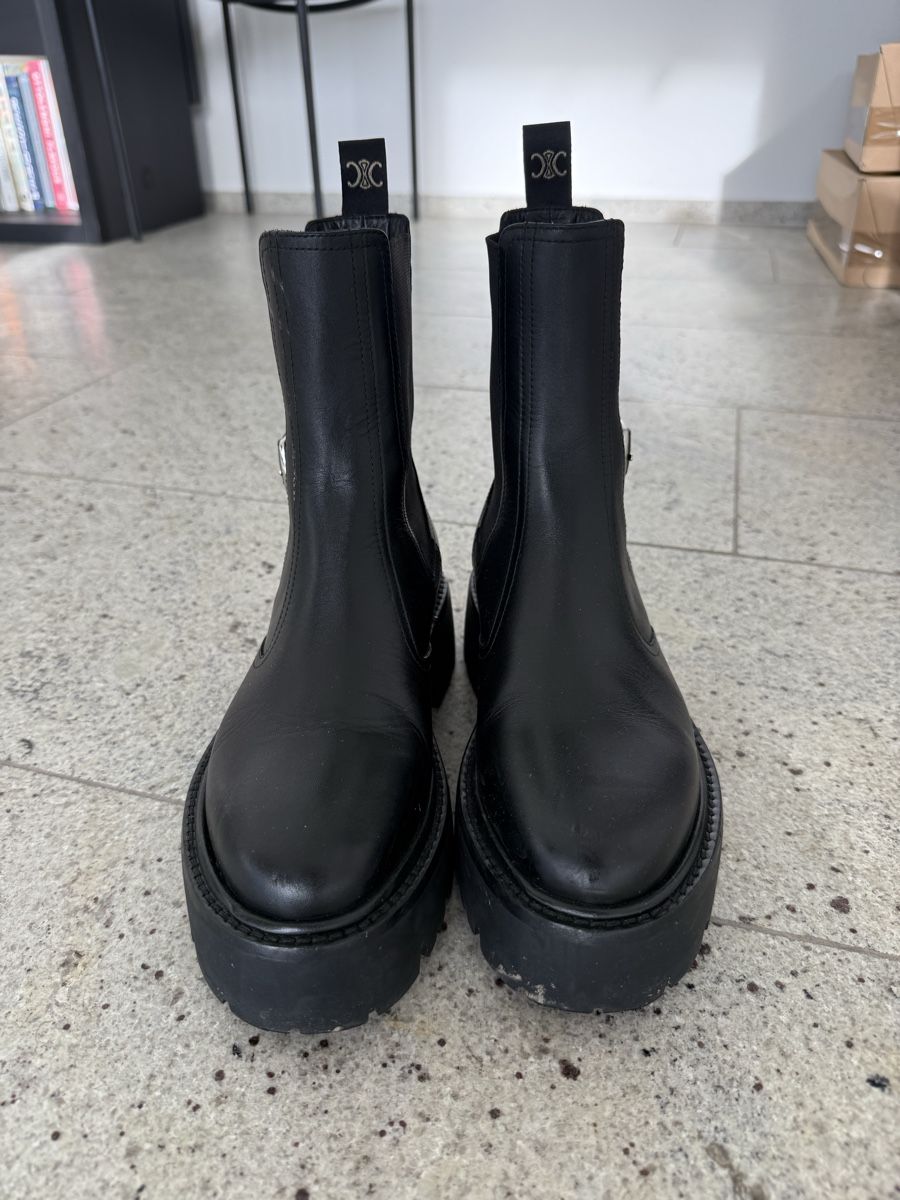 Celine Damenschuhe: Celine black chelsea boots 37.5 – Gebraucht aus Meilen von tan_v628 1
