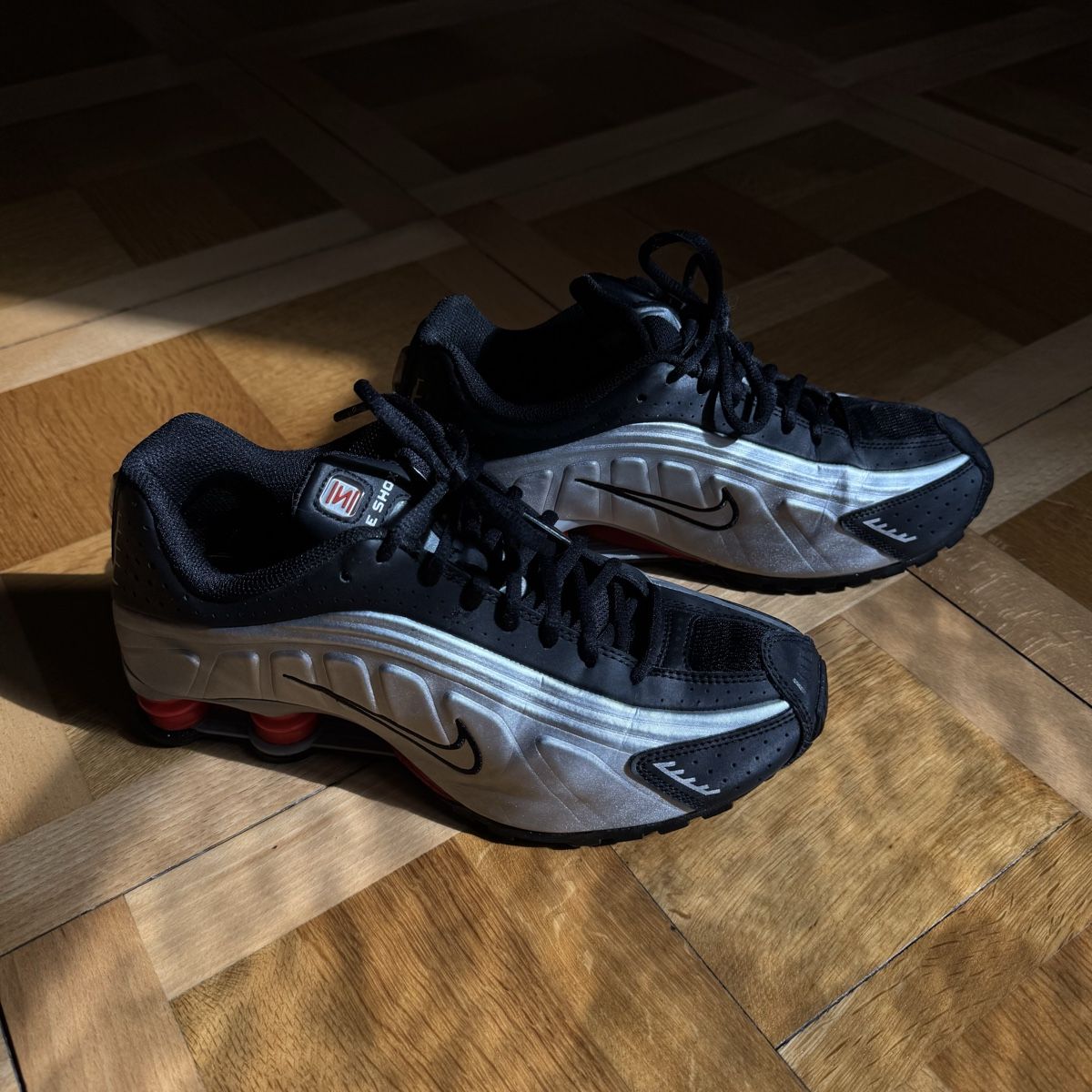 Nike Scarpe da uomo: Nike Shox TL Trainers, Black/Silver, EU 40 – Usato da solothurn venduto da mil_ja.t
