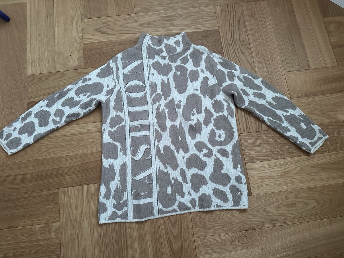 Pullover & Sweatshirts: Damenpullover Leopardenprint – Gebraucht aus Zürich von renba1