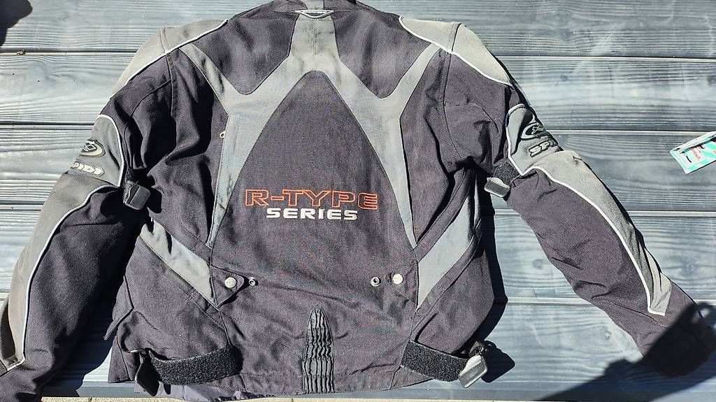 Vestes: Motorradjacke – D'occasion à Lengnau BE par DyingQueen 1