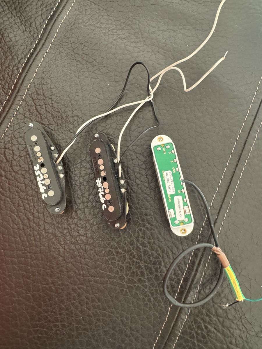 Fender Strumenti musicali: Noiseless Stratocaster Pickups Fender Neck & Middle – Usato da Hünenberg See venduto da Soundvalley 2