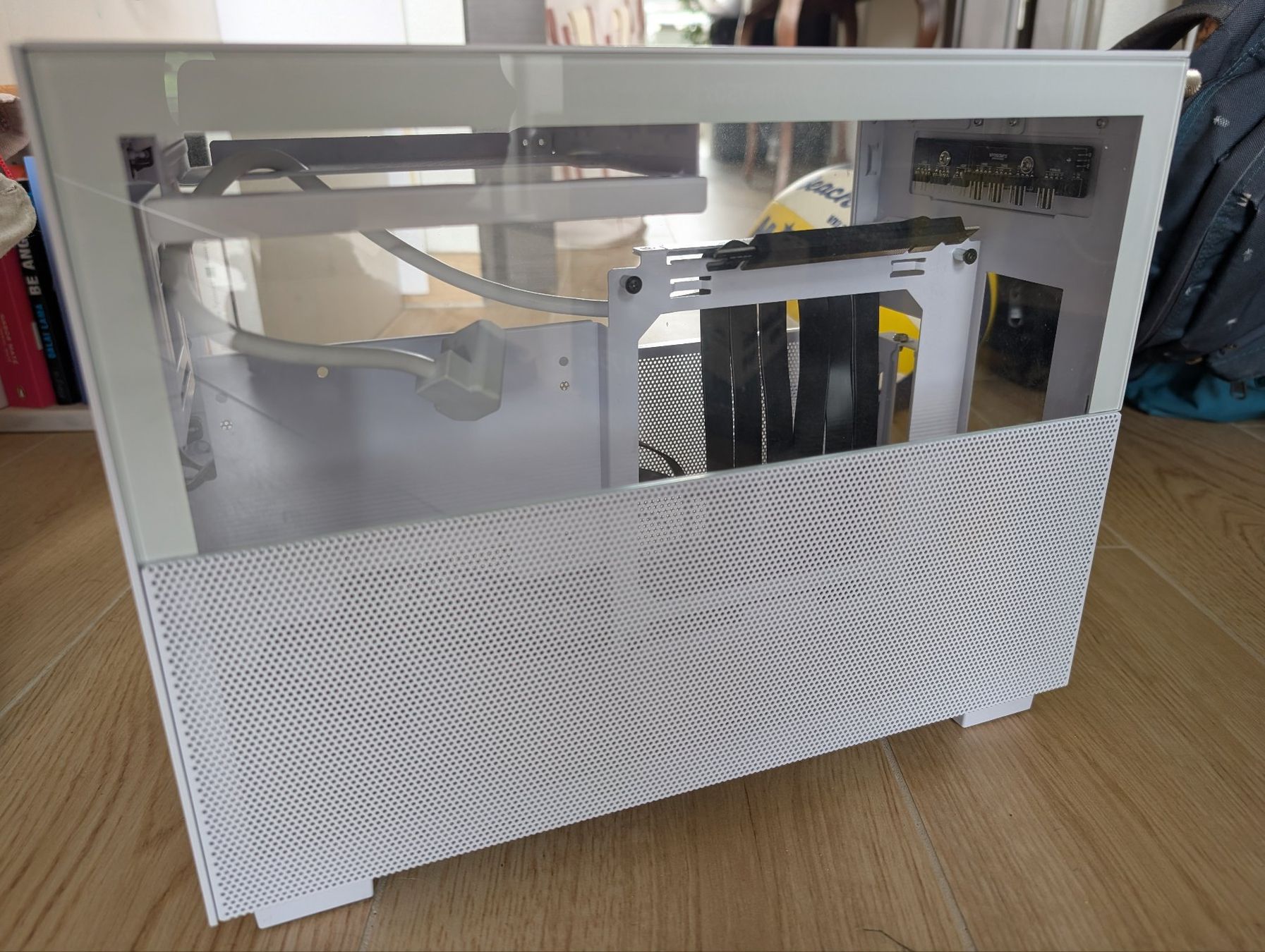 Lian Li Custodie: Lian Li Q58 PC-Gehäuse Mini-ITX – Usato da Le Mouret venduto da XanSolo 1