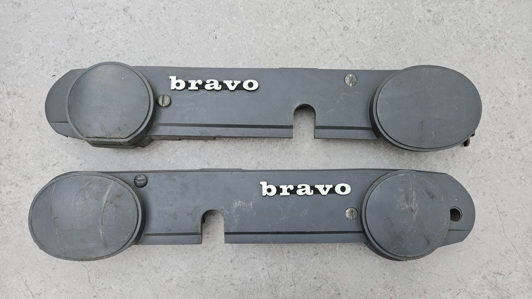 Piaggio Cyclomoteurs: Piaggio Bravo 2 Cache latéral Mono original – D'occasion à Biel/Bienne par Mouniou