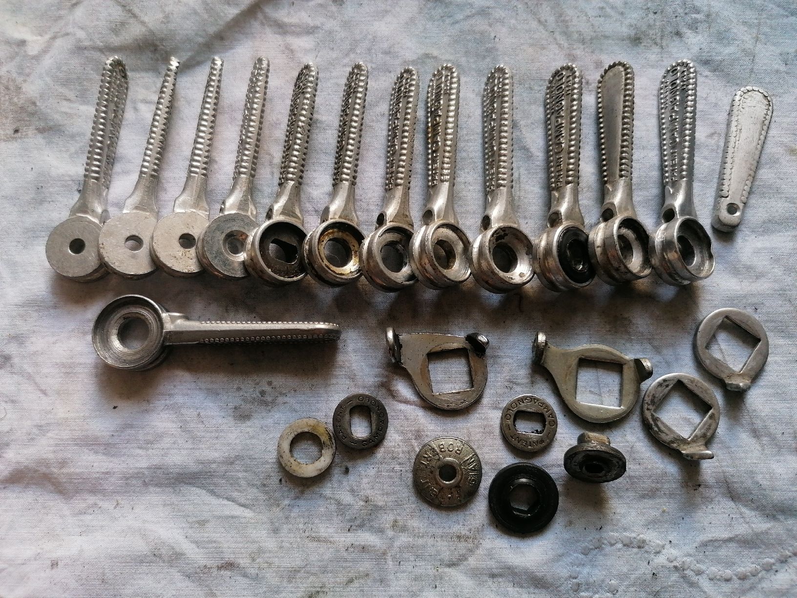 Campagnolo Pezzi di ricambio: Campagnolo Record Schalthebel  – Usato da Lausanne venduto da Frankenstein 1