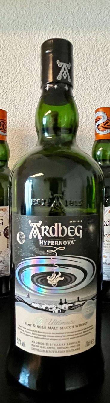 Ardbeg Bevande alcoliche: Ardbeg Supernova 2010-2019 & Hypernova 2022 Set – Nuovo (secondo la descrizione) da Niederhünigen venduto da swissdram 9