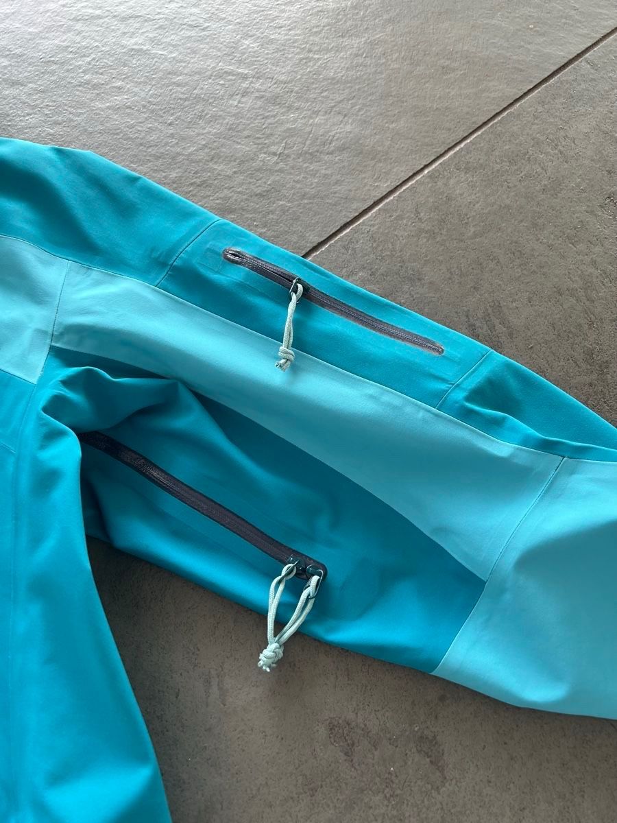 Arcteryx Jacken: Arcteryx Gore Tex Jacke Damen – Neu (gemäss Beschreibung) aus Rapperswil SG von ale_xg9f 5