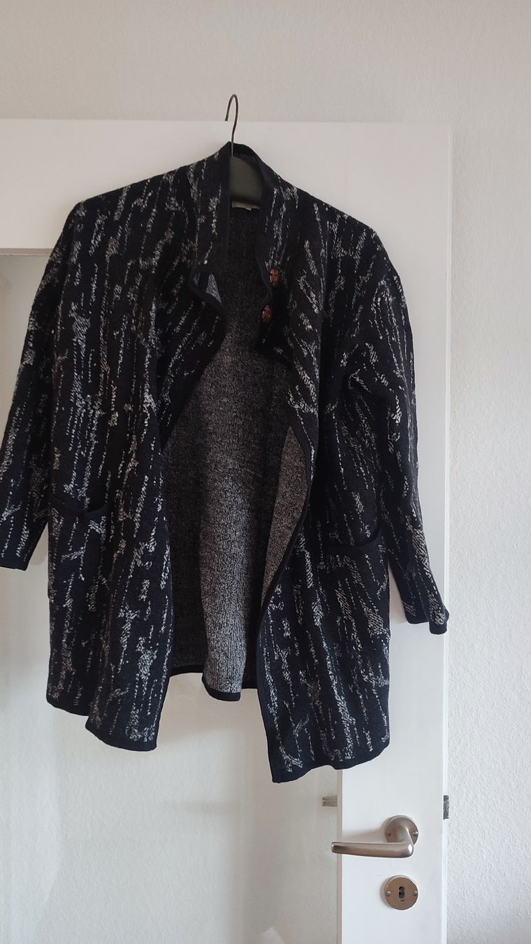 Giacche: Delicate Love Strickjacke, Gr. M, Wolle – Usato da Basel venduto da kopfstand
