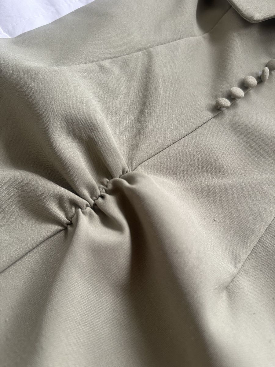 Kleider: Robe longue, couleur olive, taille 34 – Neu (gemäss Beschreibung) aus Geroldswil von MeganeMegane 3