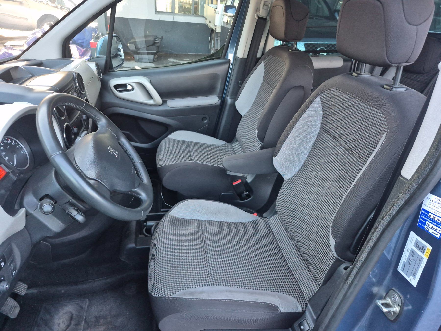 Peugeot Autos: Peugeot Partner 1.6 – D'occasion à St. Margrethen par Autozentrum1 6