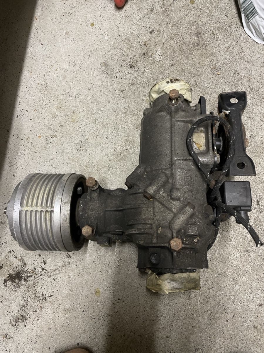 VW Tutti pezzi di ricambio auto: Achsantrieb von VW Golf 3 VR6 Syncro – Usato da Bever venduto da Gianni85