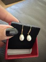 Elegante Perlen-Ohrhänger aus 18 Karat Gelbgold