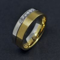 Qualitätsvoller Goldring von Meister mit 5 Brillanten