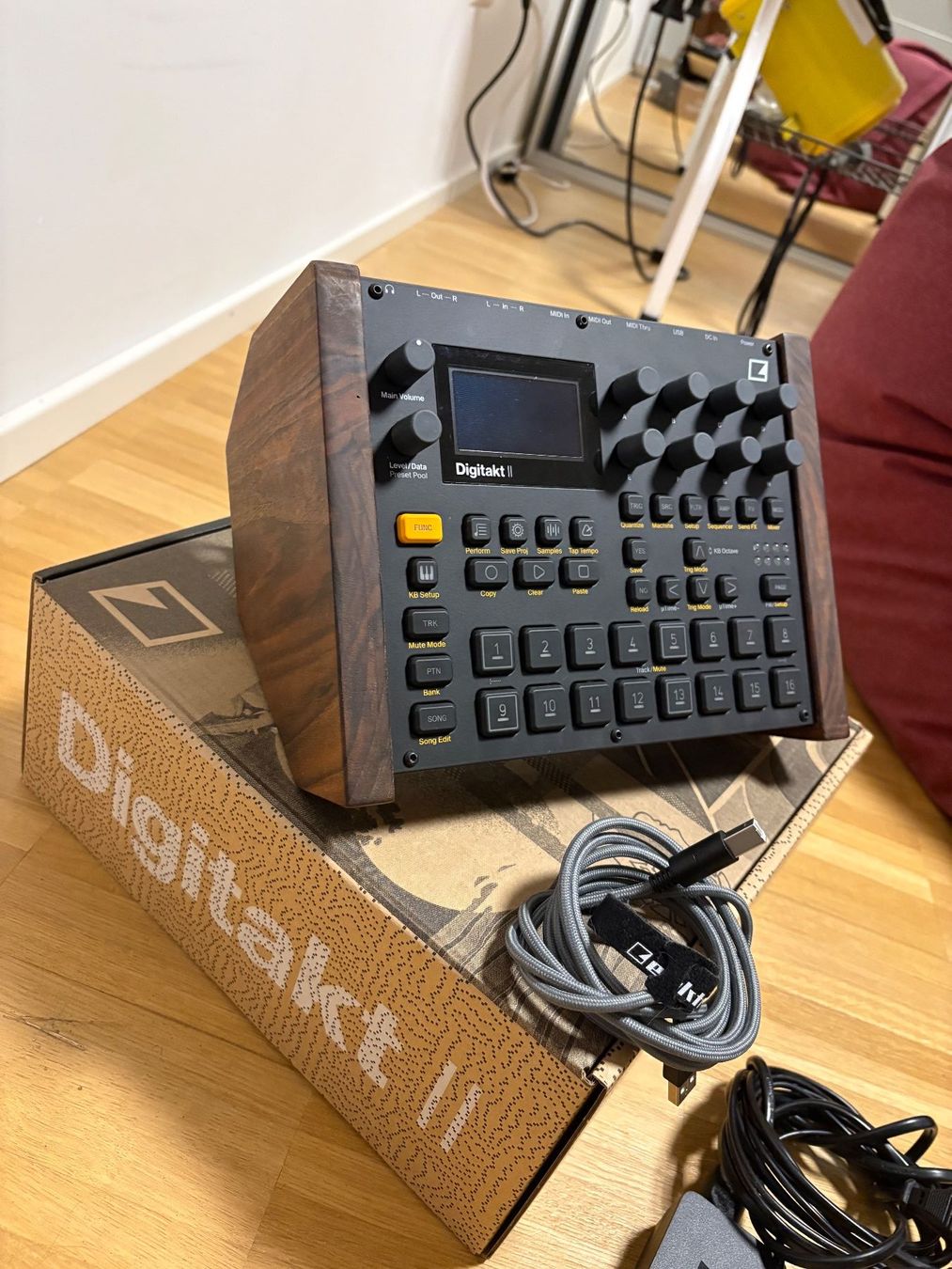 Strumenti musicali: Digitakt 2 mit Holz sides panels – Nuovo (secondo la descrizione) da Effingen venduto da Andromeda74 3