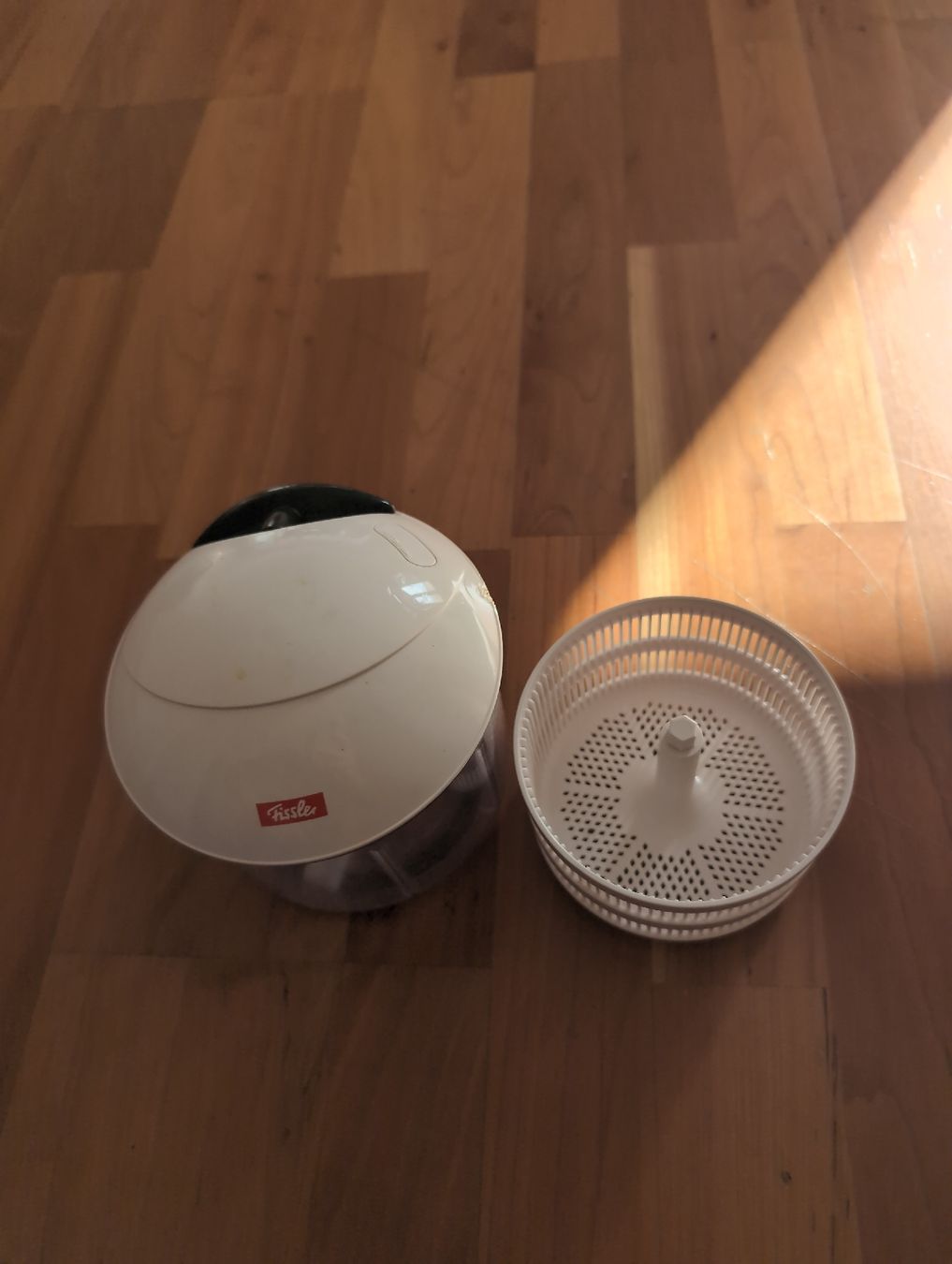 Fissler Küchengeräte: Fissler Schneide Hecksel Gerät – Gebraucht aus Glis von livespringly