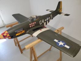 Sehr schöne P-51 Mustang, leer und ungeflogen