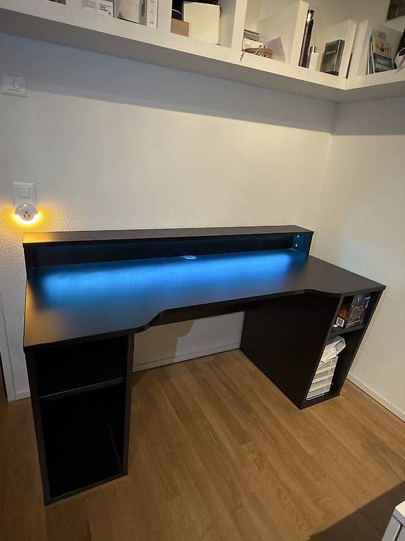 Schreibtische: Gaming-Schreibtisch FOR PLAYER mit LED  – Gebraucht aus Schlieren von Denda01 3