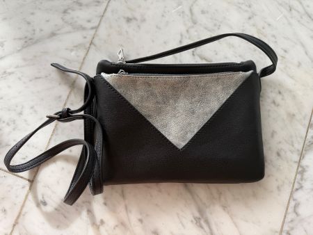 Handtasche schwarz silbern neuwertig