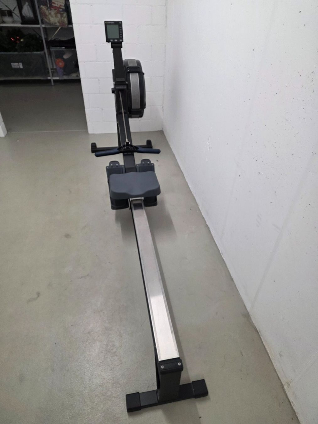 Concept 2 Vélos d'appartement: PM5 Concept 2 Rudergerät - Model D – D'occasion à Münchenstein par kevinaustin95 1