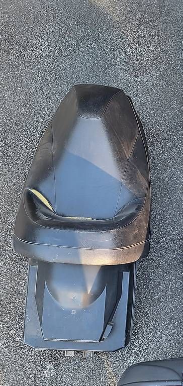 Scooter: Yamaha Majesty 250 Helmfach und Sitz – Usato da Bern venduto da DonCorLeo 2