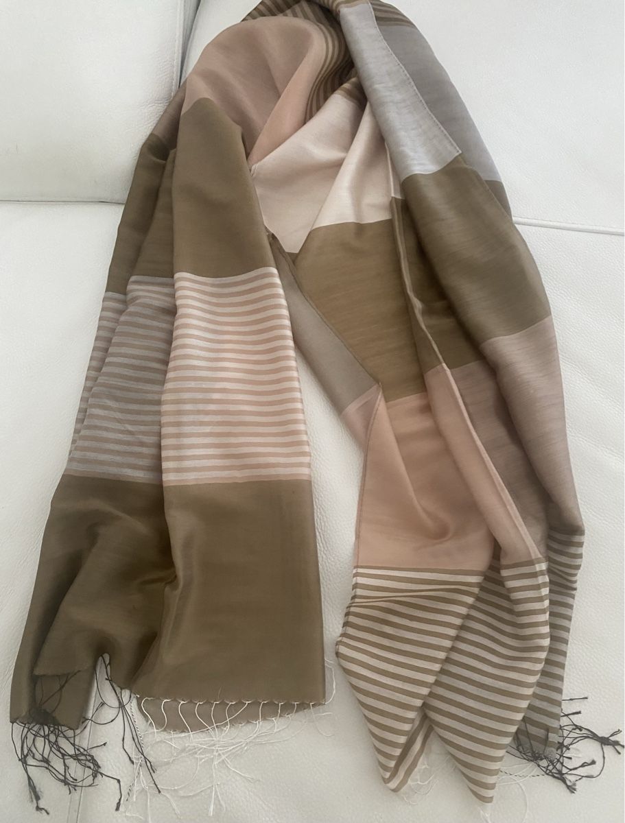 Foulard & Sciarpe: Seiden Schal 🌸 – Usato da Opfikon venduto da Luis144