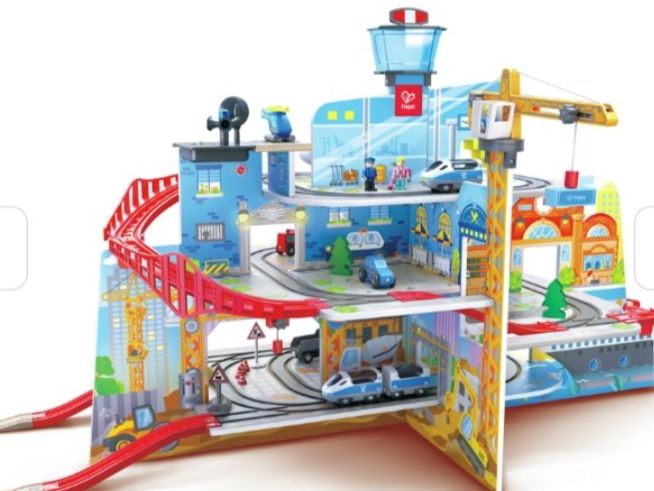 Hape Spielzeuge: Hape Mega City Eisenbahn Set! – Gebraucht aus Zürich von cole15