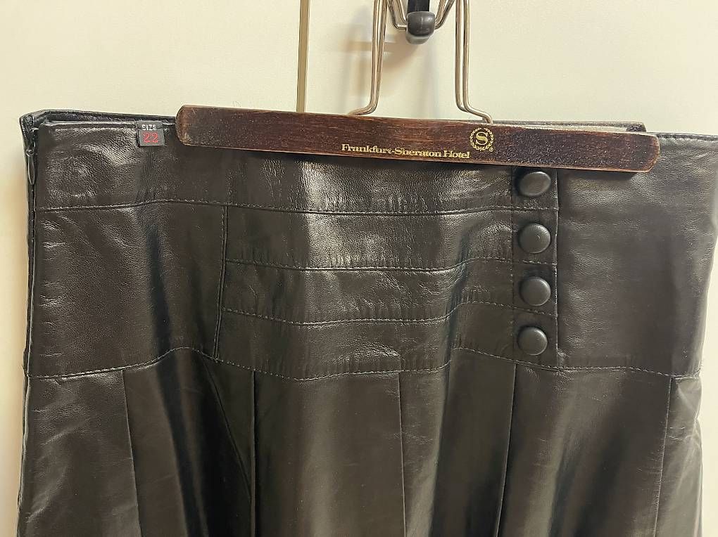 Gonne: Neu Mini Rock aus Künstlichem Leder – Nuovo (secondo la descrizione) da Zürich venduto da LihuaC 3
