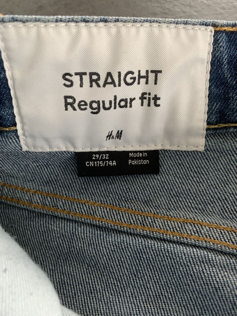 H&M Jeans: Blaue Jeans H&M  – D'occasion à Ins par luc_9s57 2
