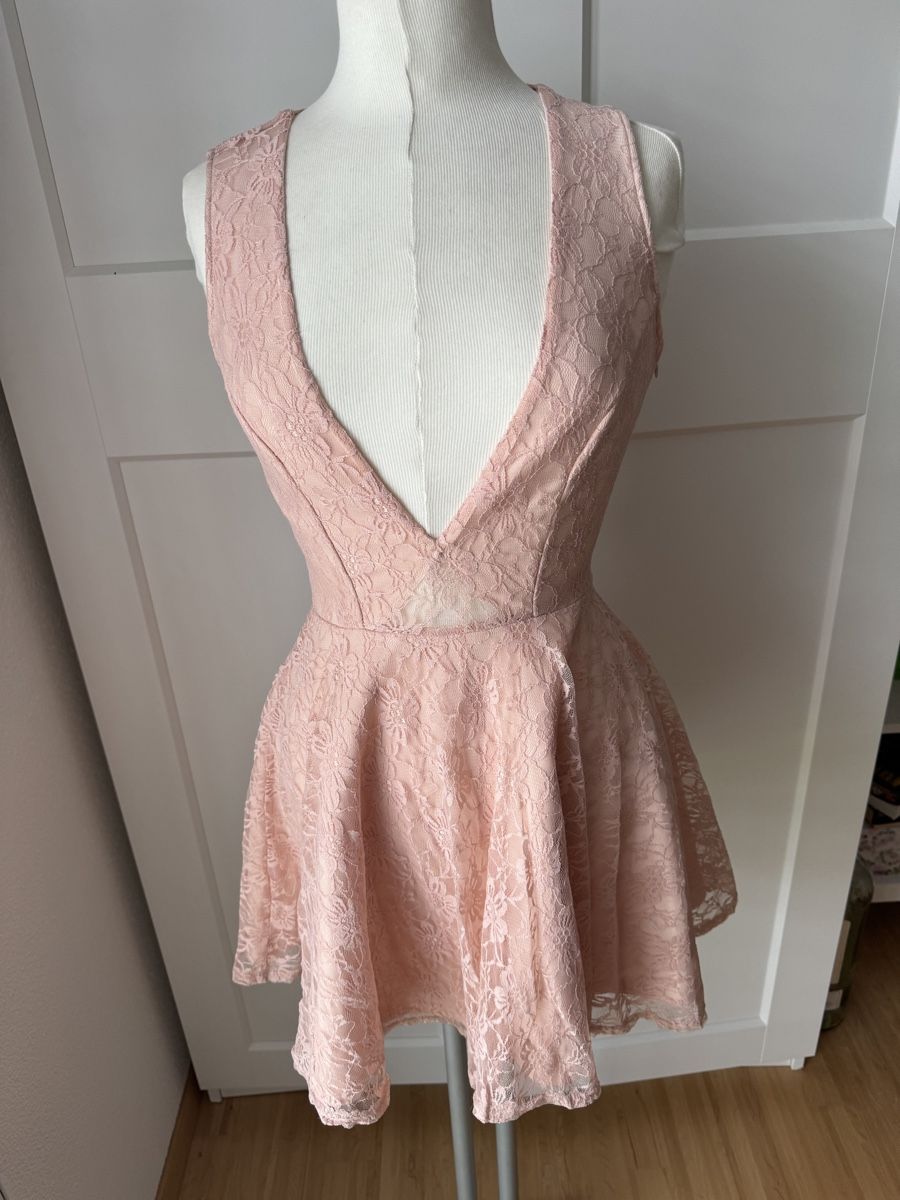 Kleider: Elegantes Spitzenkleid in Rosa Gr. S – Neu (gemäss Beschreibung) aus Olten von bir_k96n