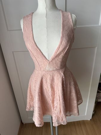 Elegantes Spitzenkleid in Rosa Gr. S