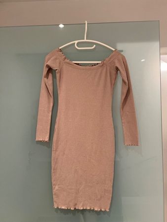 Beiges Kleid schulterfrei Missguided Gr. XS - 231228