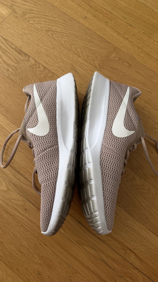 Nike Scarpe da uomo: Nike sneakers, size 40.5 – Nuovo (secondo la descrizione) da Zürich venduto da ana_782l 3
