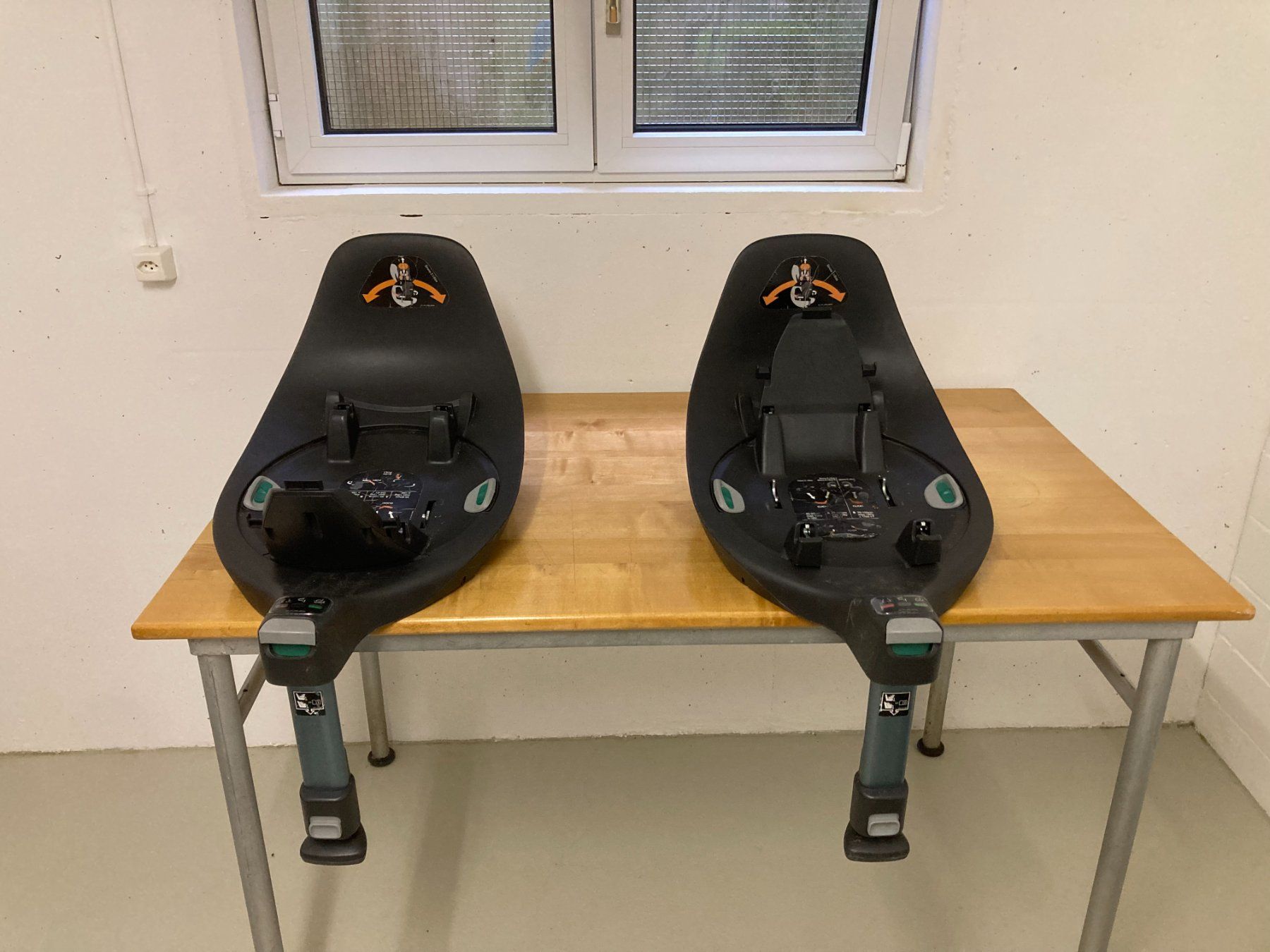 Cybex Seggiolini per auto: 2x Cybex Cloud Z Babyschale + Sitz + Isofix-Basis – Usato da Seuzach venduto da rotor82 1