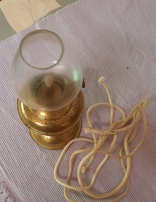 Lampade: Antike Petrollampe – Usato da Giswil venduto da aethra 2