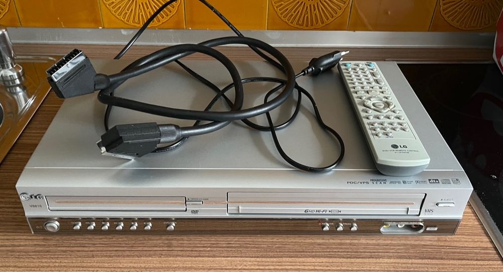 VHS Videorecorder mit DVD Player Kombi Kaufen auf Ricardo
