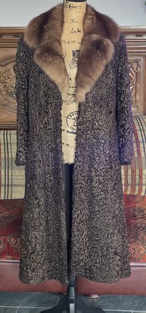 Wunderschöner Persianermantel mit Pelzkragen, Werner Schwyz!