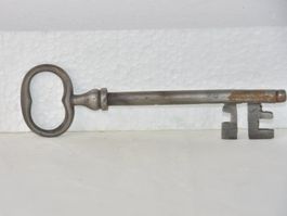 🔴 SCHLÜSSEL CA  18. JAHRHUNDERT HANDGESCHMIEDET
