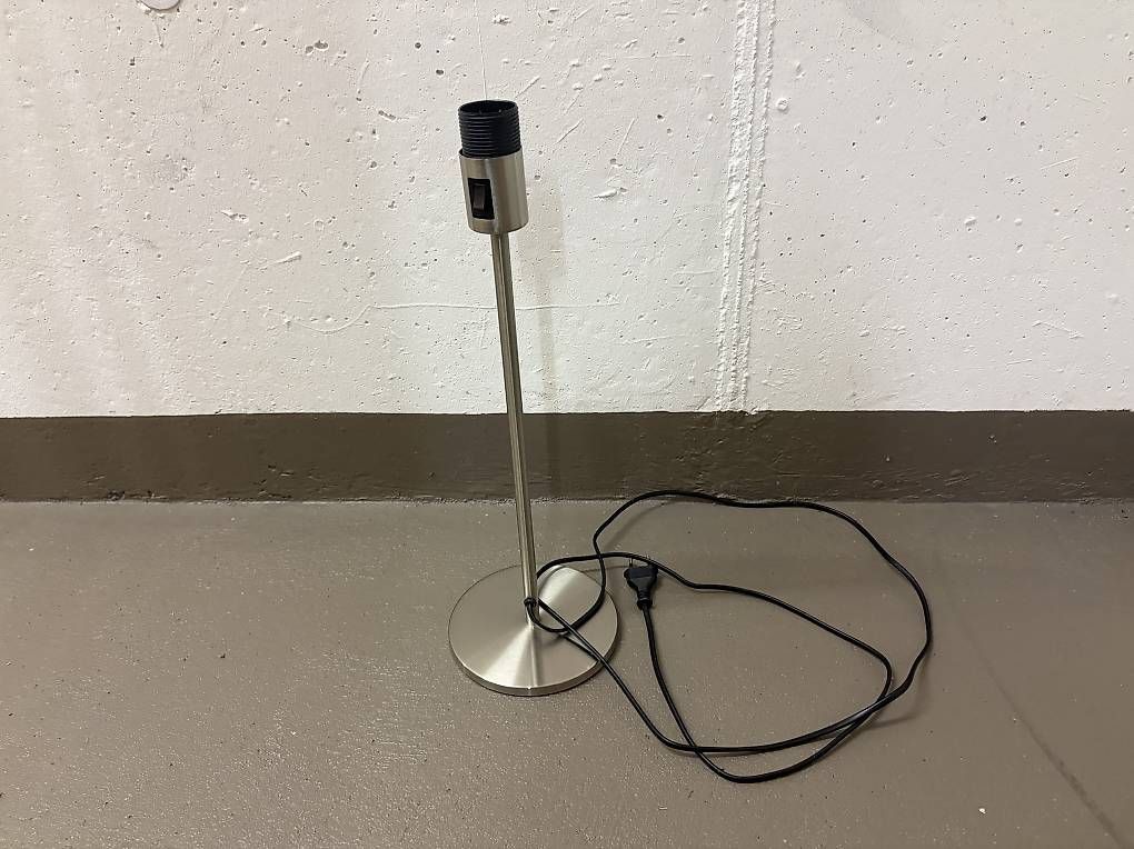 Lampes: Tischlampenständer silber – D'occasion à birr par vde_6522