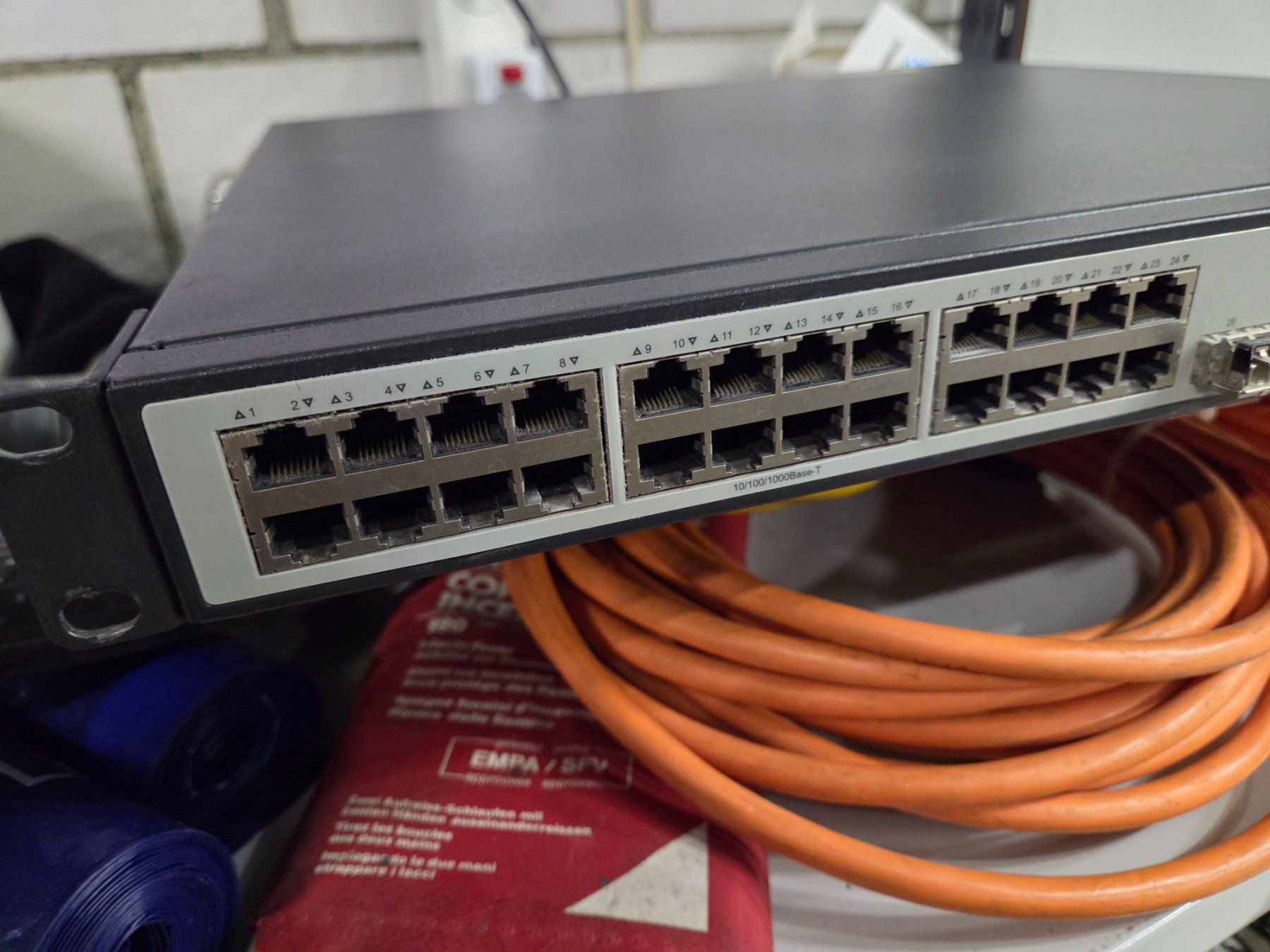 Hewlett Packard Hub & Switch: Ethernet Switch HP 1920G 24G POE JE007A Hewlett Packard 19'' – Usato da Zürich venduto da eymen20 1
