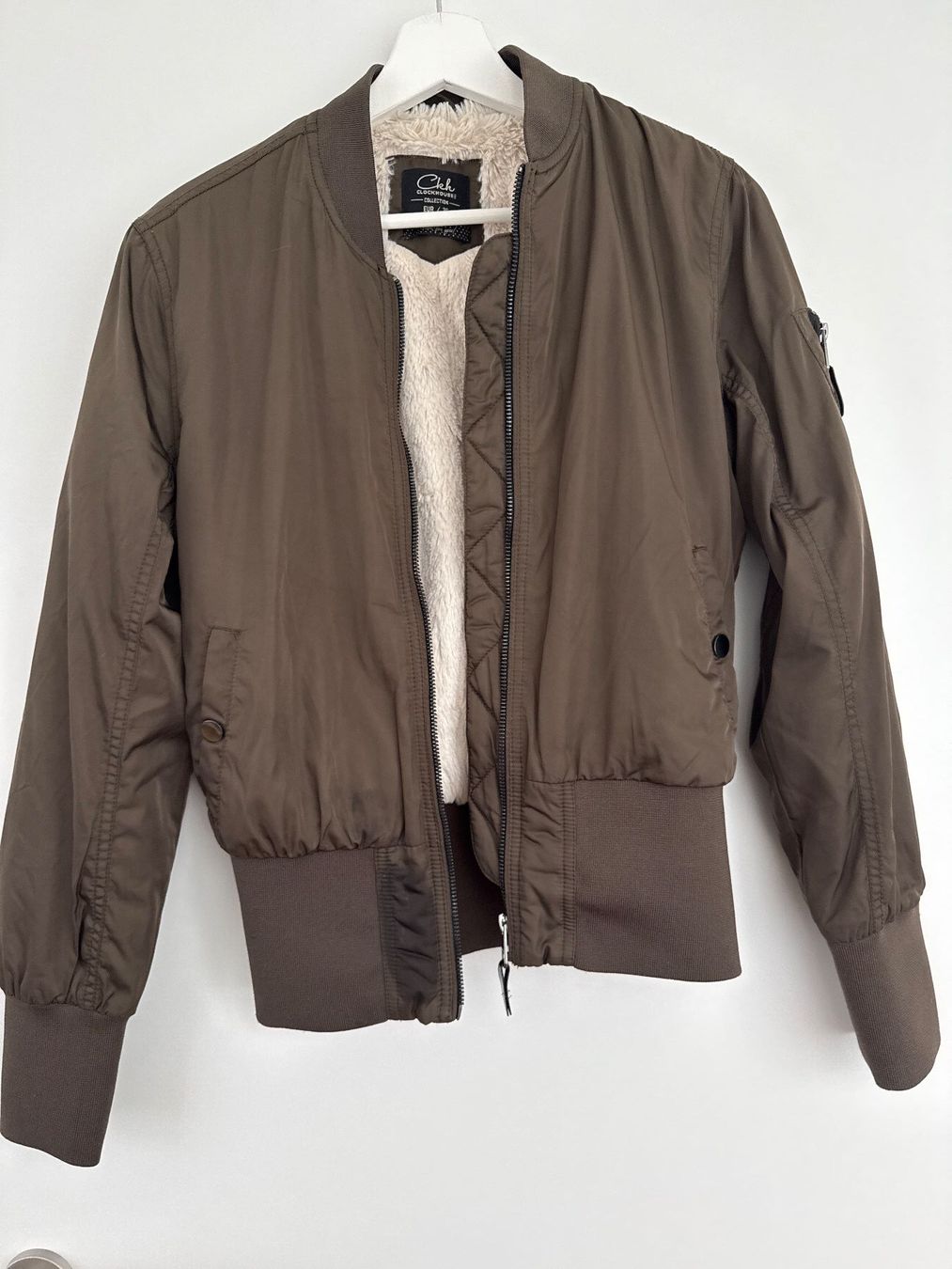 C&A Giacche: Olivegrüne Bomberjacke von C&A Gr.34-36 – Usato da Schönenwerd venduto da d.chiara