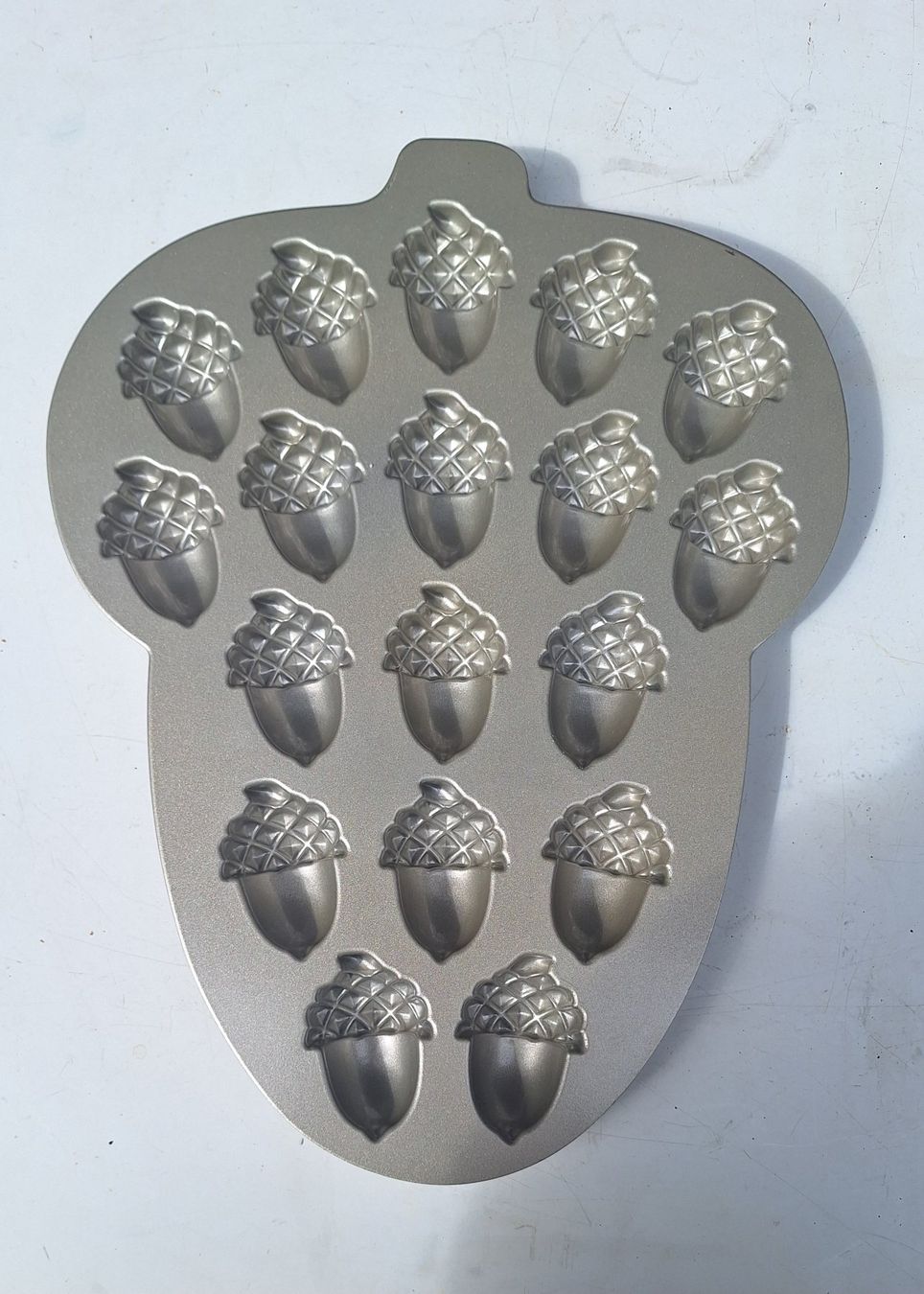 Teglie da forno: NORDIC WARE Eichel Cakelets Backform – Nuovo (secondo la descrizione) da Weinfelden venduto da JoeBaer 1