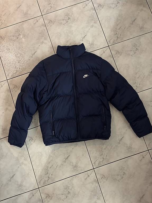 Giacche: Giacca Nike – Usato da Cugnasco venduto da iva_yw8k