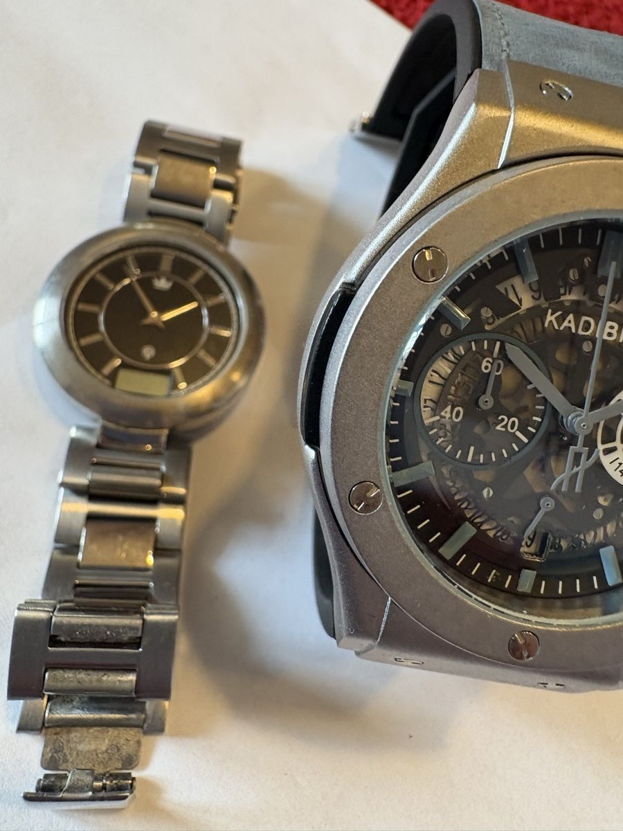 Uhren: Damen und Herren Uhr Quartz – Gebraucht aus Murten von Tzaugg