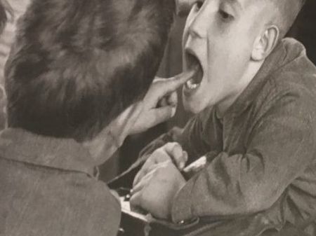 Foto & Immagini: Robert Doisneau La Dent 1956 – Usato da Zürich venduto da Zuerichparis08 3