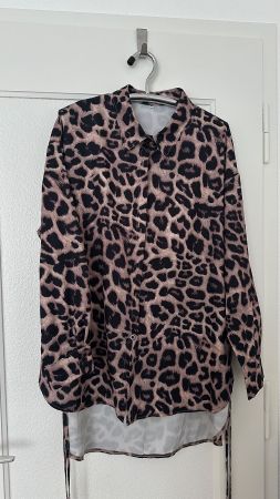 Chemise longue à motif léopard