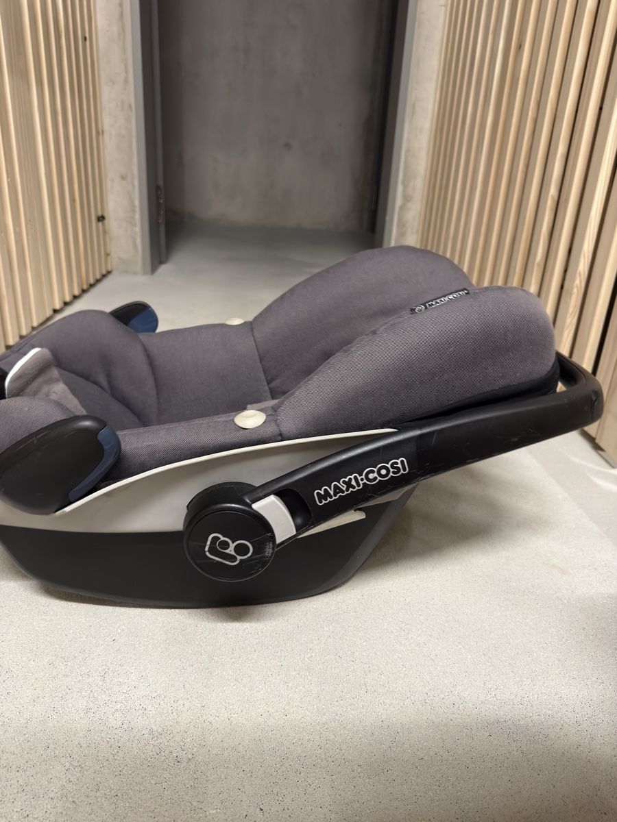 Maxi-Cosi Auto-Kindersitze: Maxi-Cosi Babyschale grau – Gebraucht aus Zürich von ginanue 2