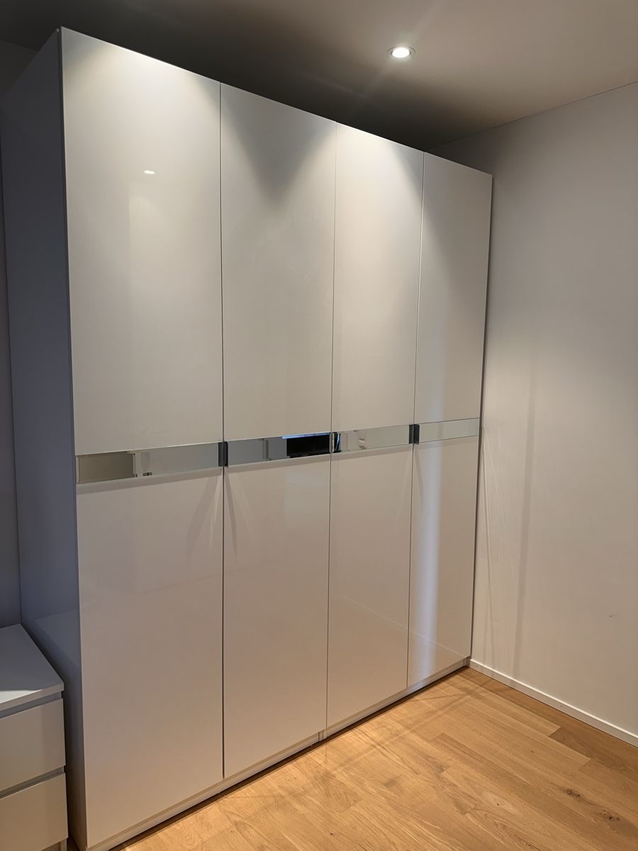 Armoires: Wardrobe with 4 doors – D'occasion à Zürich par sem_6kf7